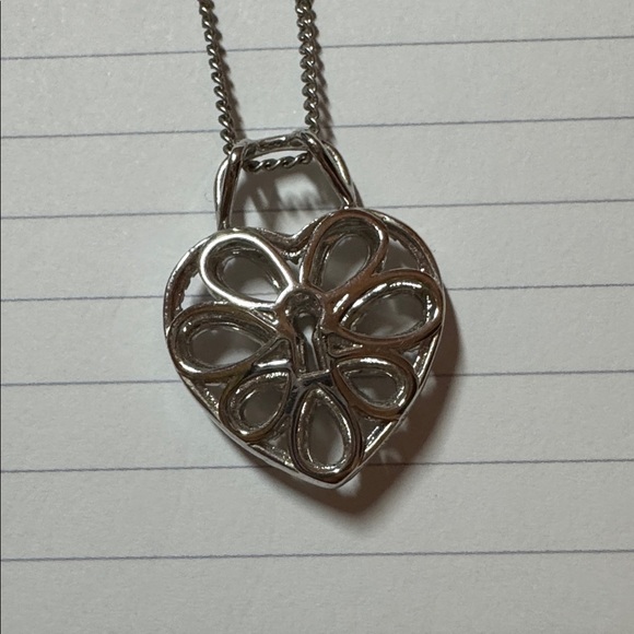 Gorgeous heart necklace - Picture 3 of 4